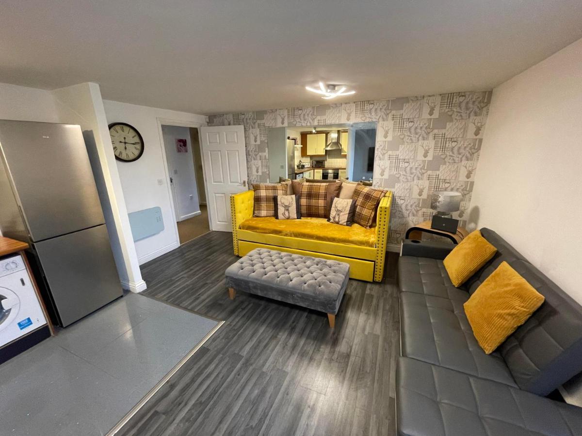 Empire Serviced Apartments Hinckley Exterior photo